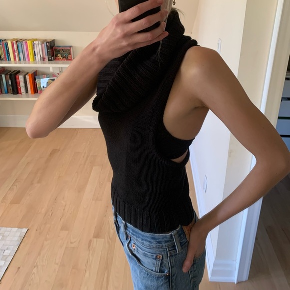One Teaspoon Black Open-Back Turtleneck Sleeveless Sweater - Cozy Knit Top - Picture 2 of 7